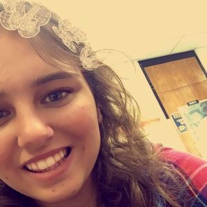 Meet your Posher, Hannah